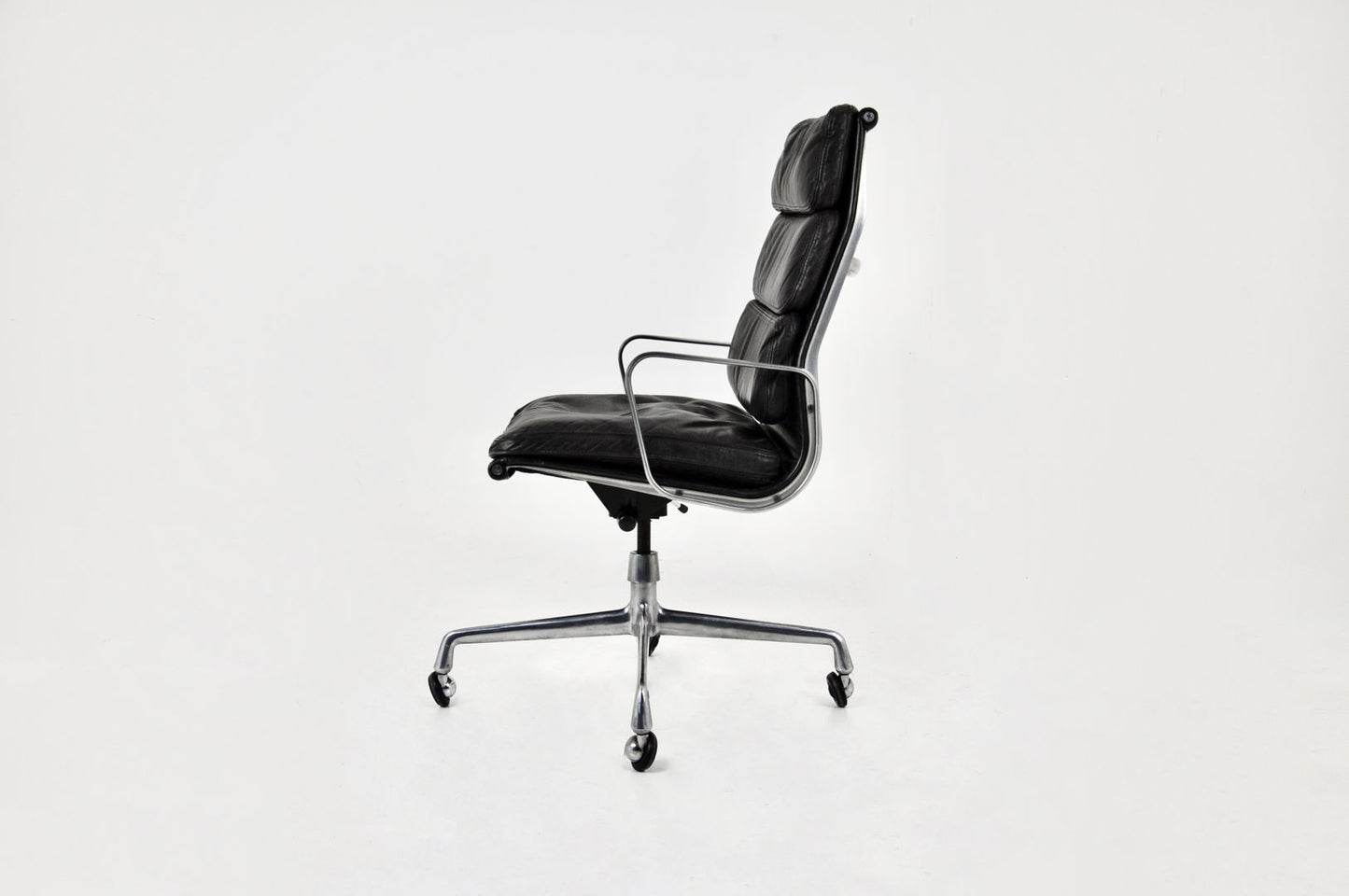 Ea 216 Soft Pad desk chair by Charles & Ray Eames for Herman Miller, 1970s