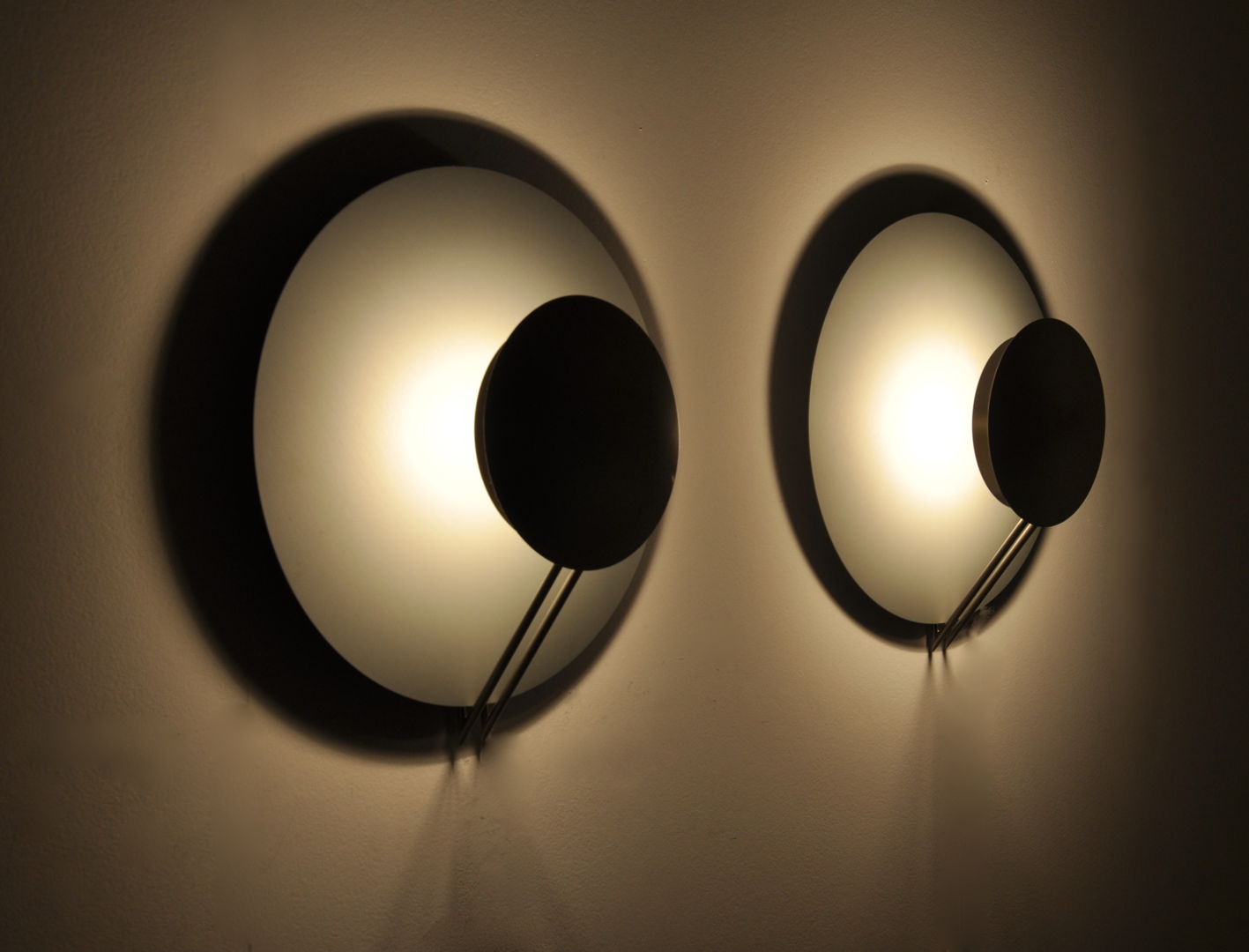 "Vega" wall lamps by L. Cesaro for Tre Ci Luce, 1980s, set of 2