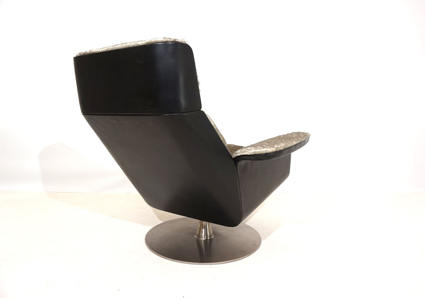 Kaufeld Siesta 62 lounge chair with ottoman by Jacques Brule