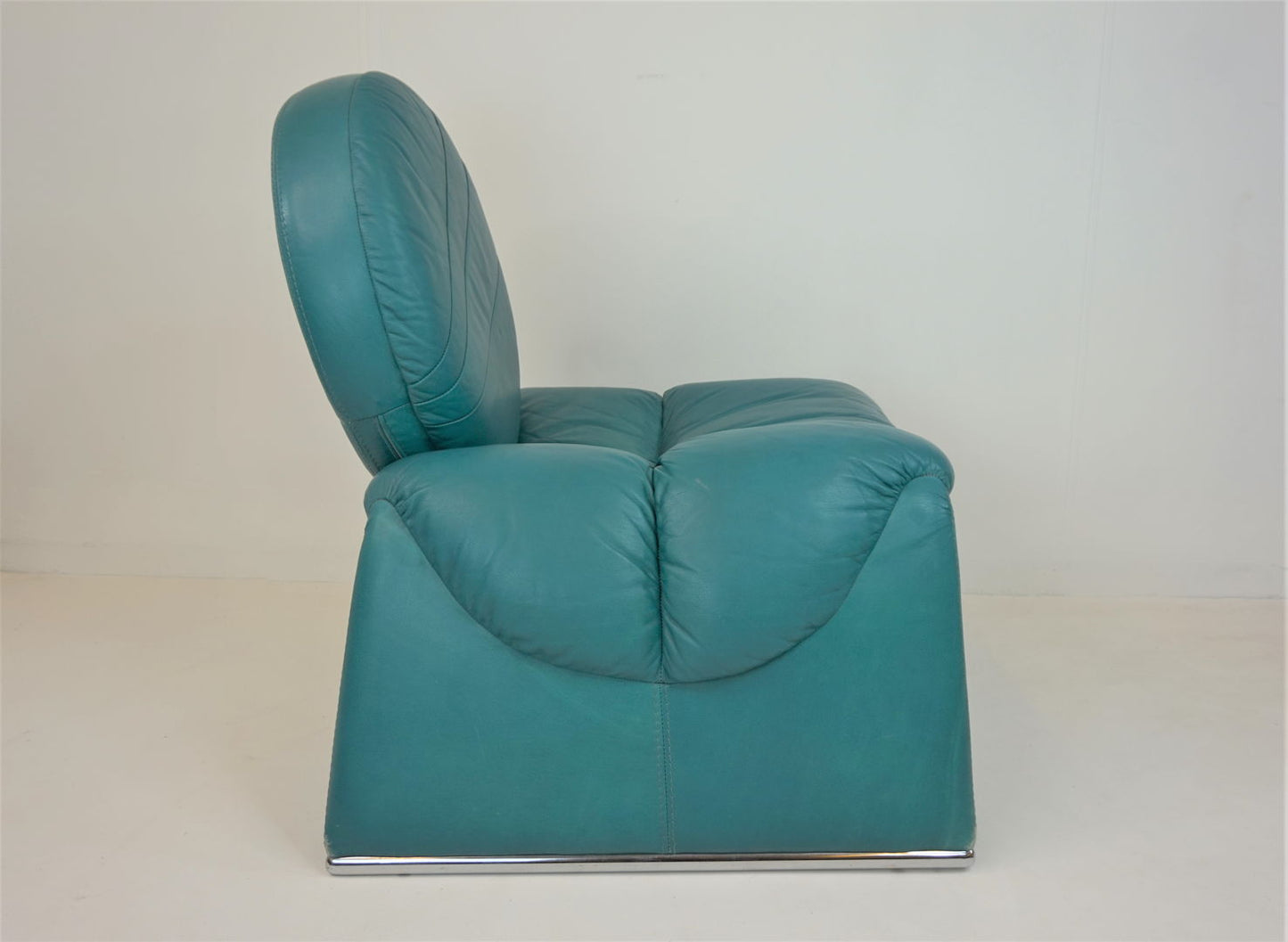 Saporiti C35 Calypso leather lounge chair by Vittorio Introini