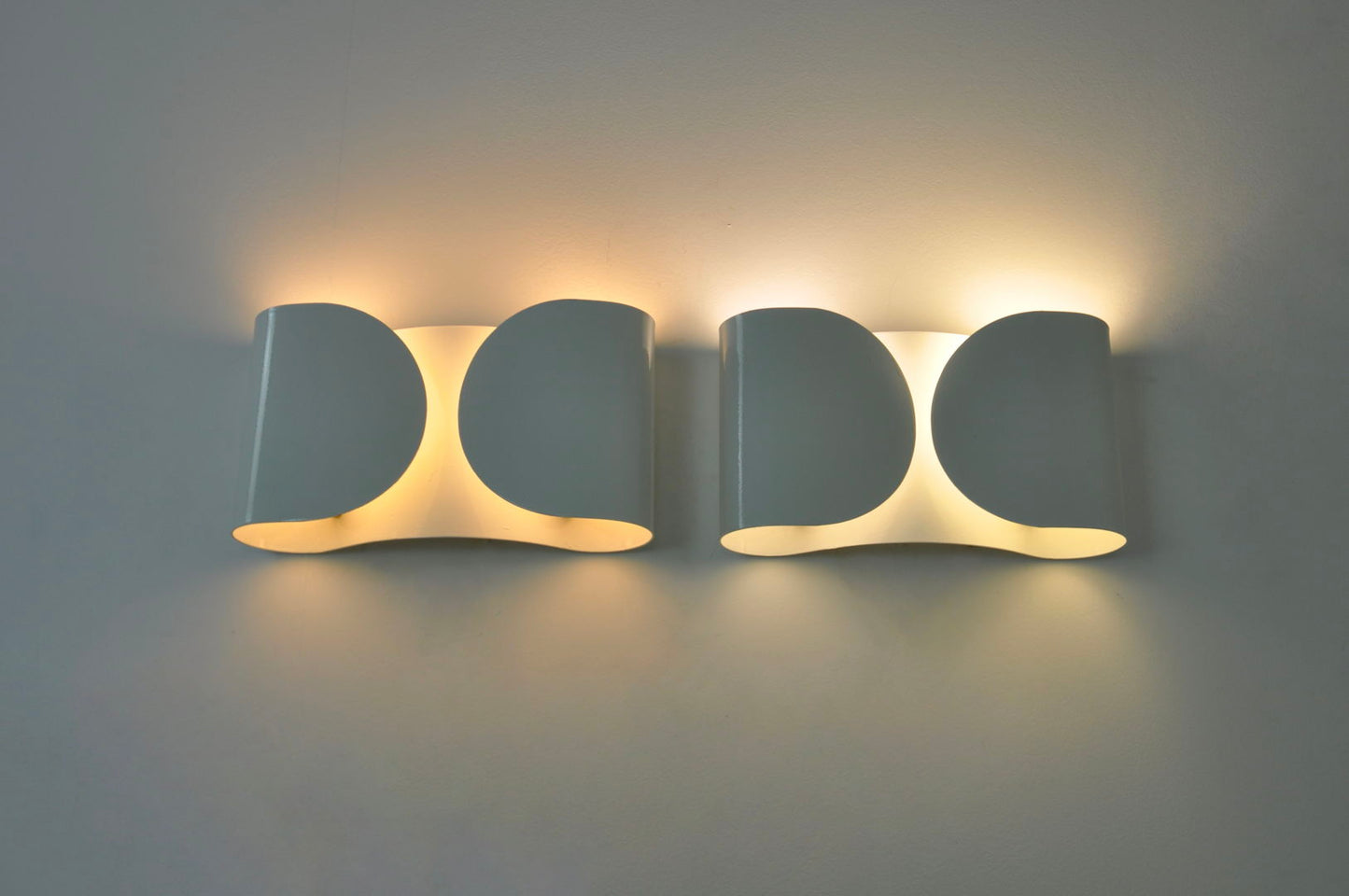 White Foglio Wall Lamps by Tobia & Afra Scarpa for Flos, 1960s, Set of 2