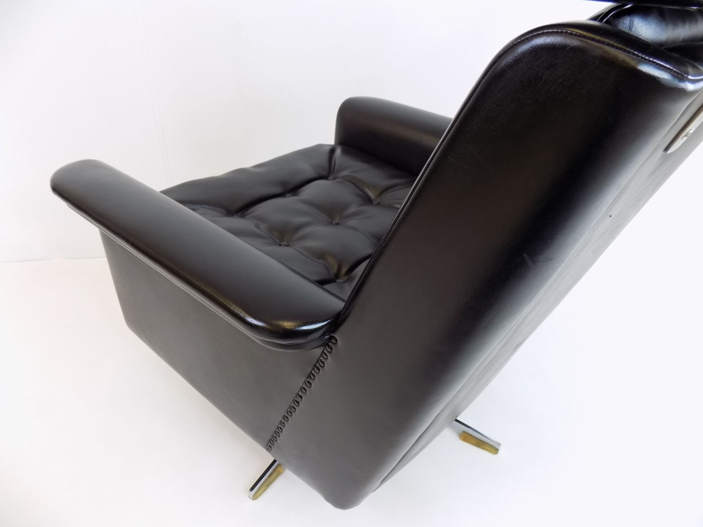 Leather armchair by Holtmann Möbelmanufaktur