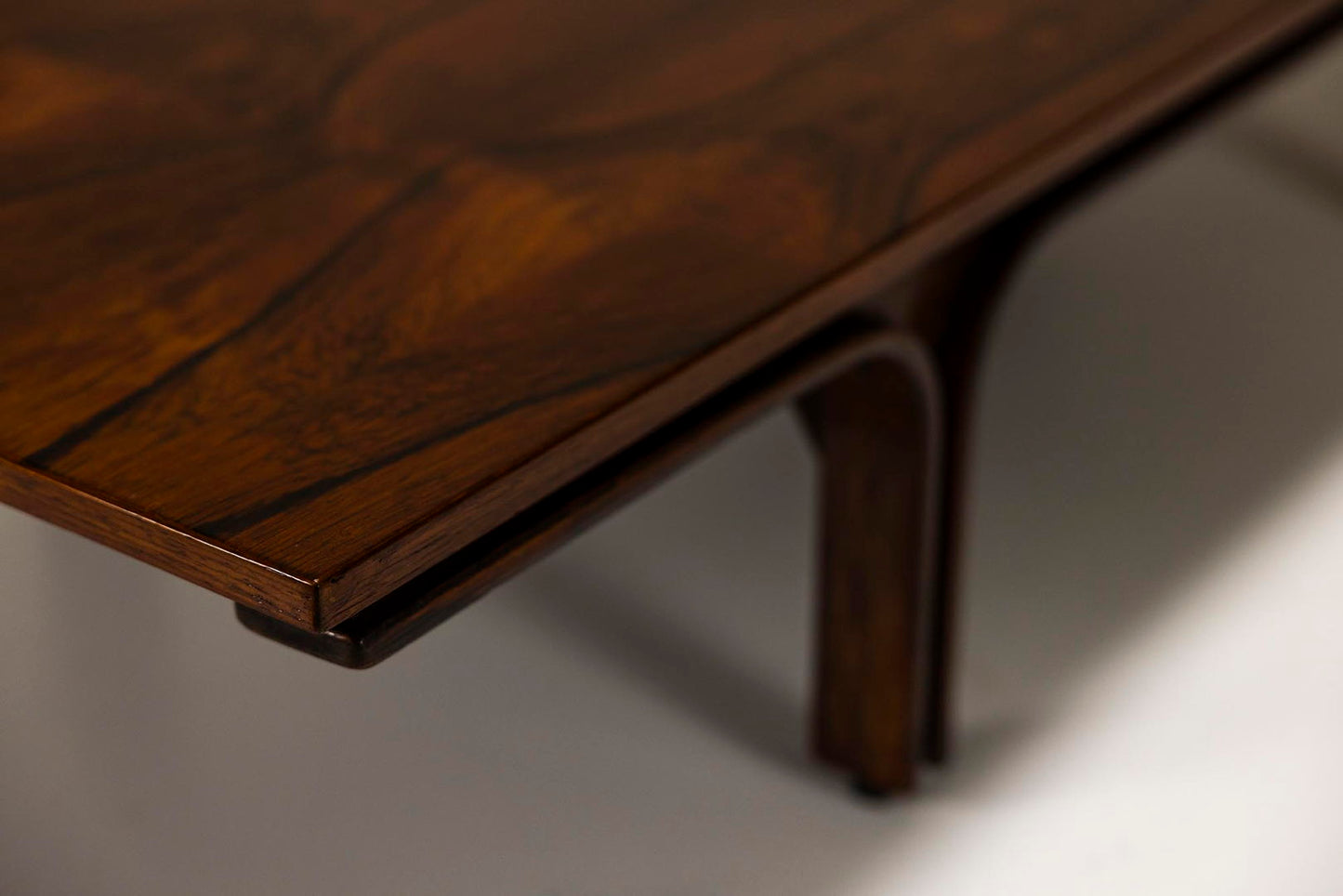 Coffee table in rosewood by Gianfranco Frattini for Bernini, Italy 1960s