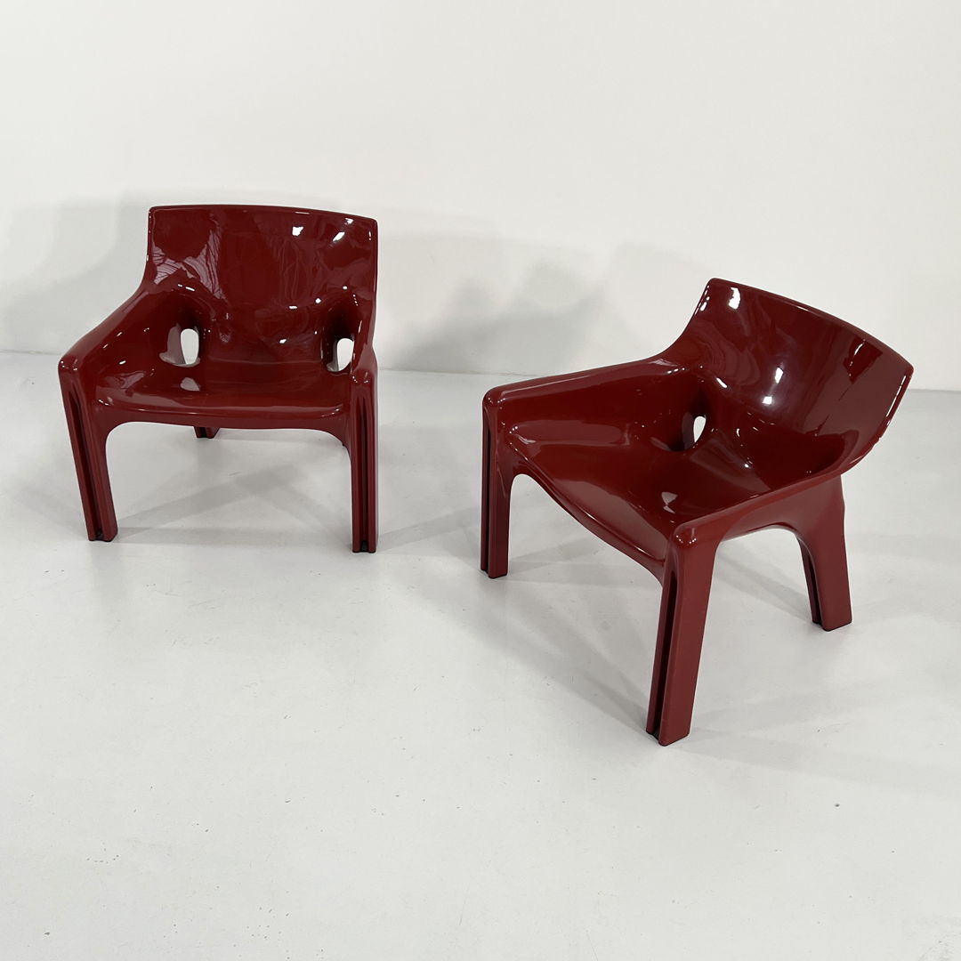 Pair of Burgundy Vicario Lounge Chair by Vico Magistretti for Artemide, 1970s