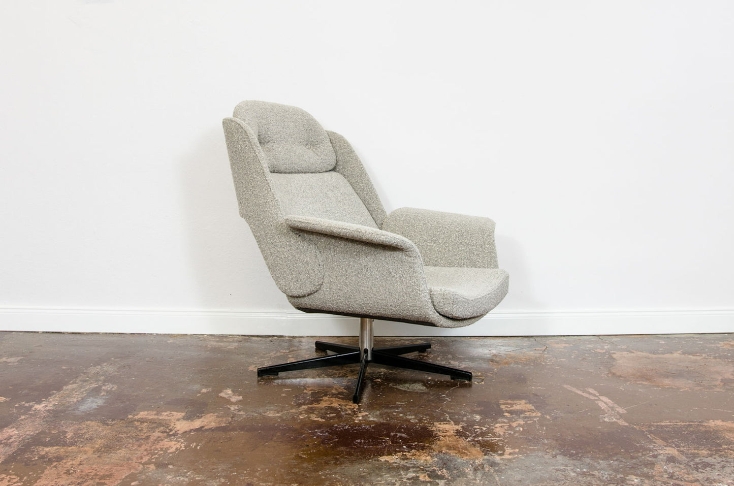 Swivel lounge chair by Radomsko Furniture Factories, 1970's