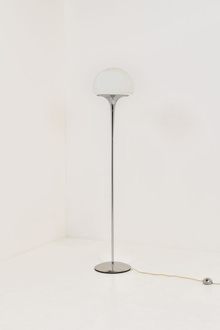 Goffredo Reggiani Floor Lamp in Chrome and Opaline Glass, Italy 1970s