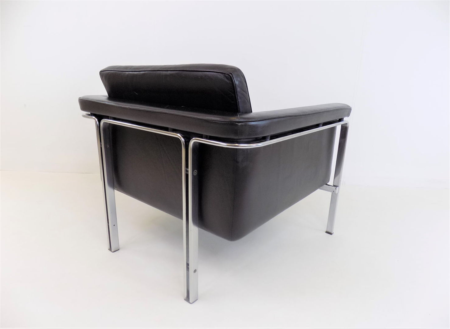 Kill 6911 leather chair black by Horst Brüning