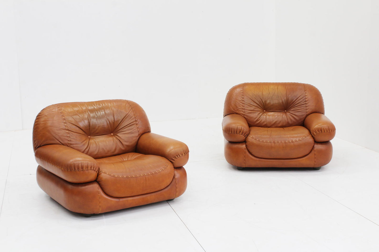 Sapporo Italian cognac leather lounge chairs for Mobil Girgi 1970s , set of 2