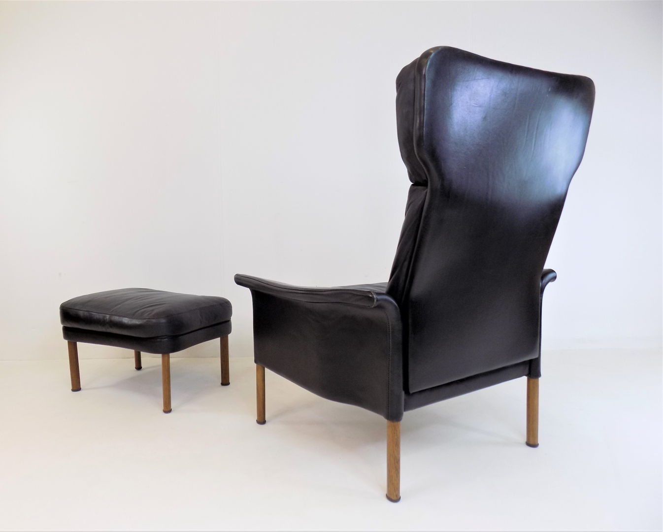 Hans Olsen leather chair with ottoman, 1960