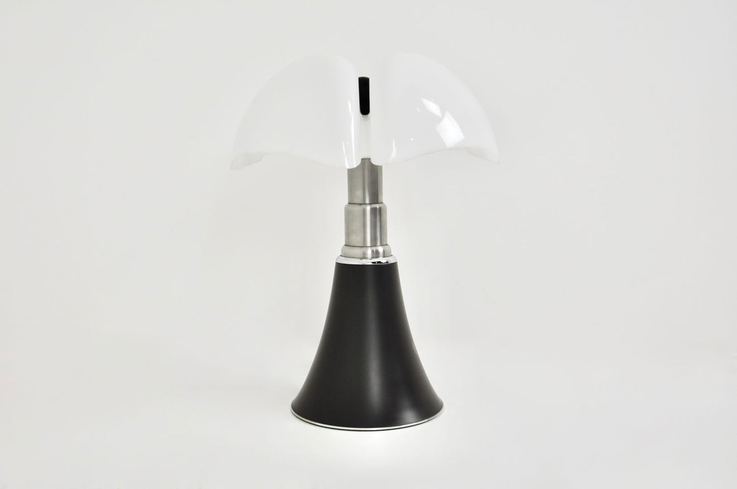 Black Pipistrello Table Lamp by Gae Aulenti for Martinelli Luce, 1960s