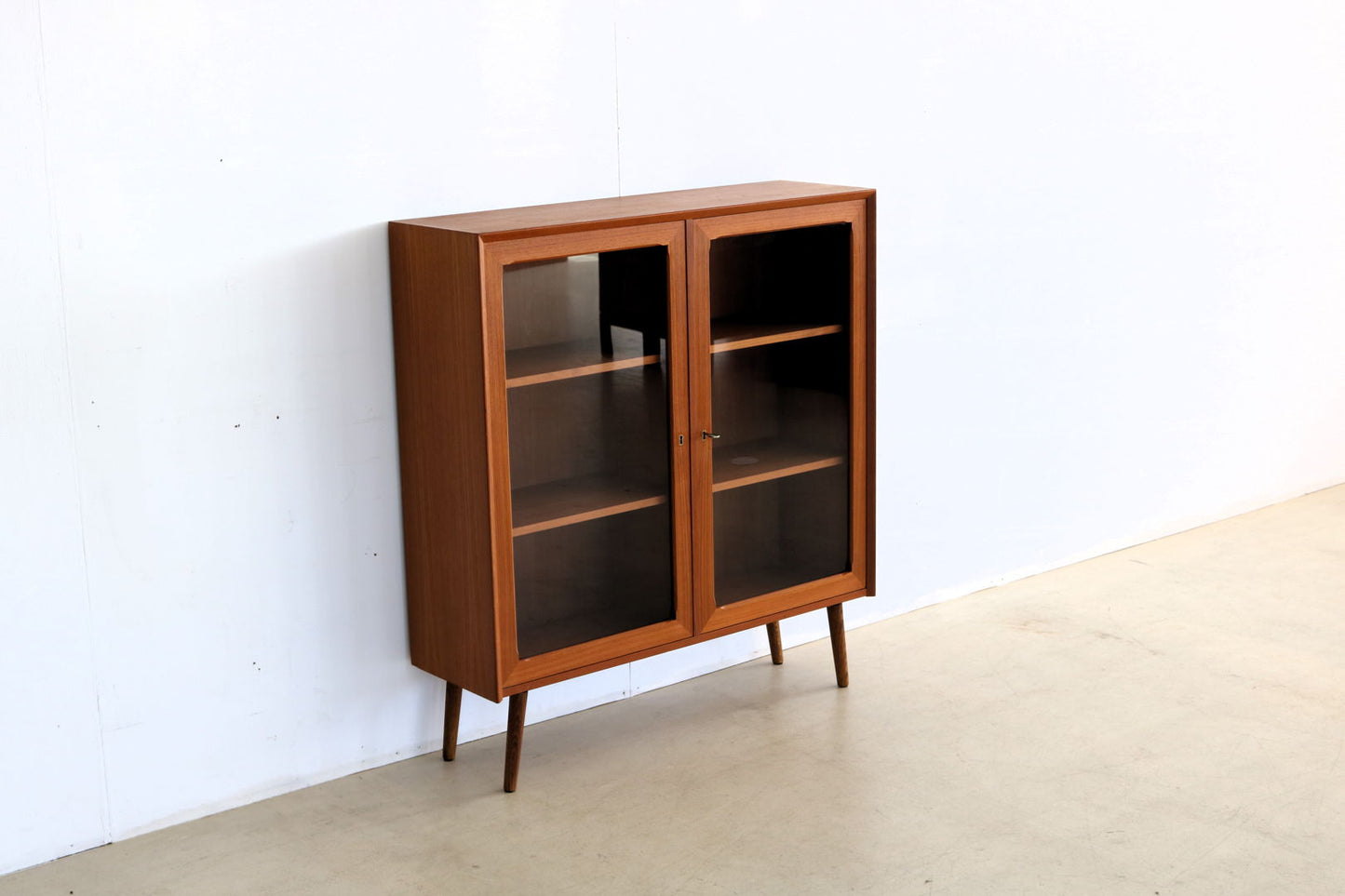 vintage display cabinet | cabinet | teak | 60s | Danish