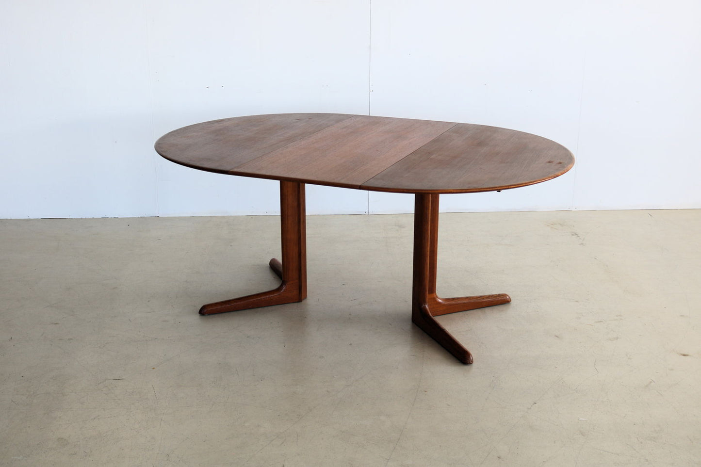 vintage dining table | teak | extendable | Danish