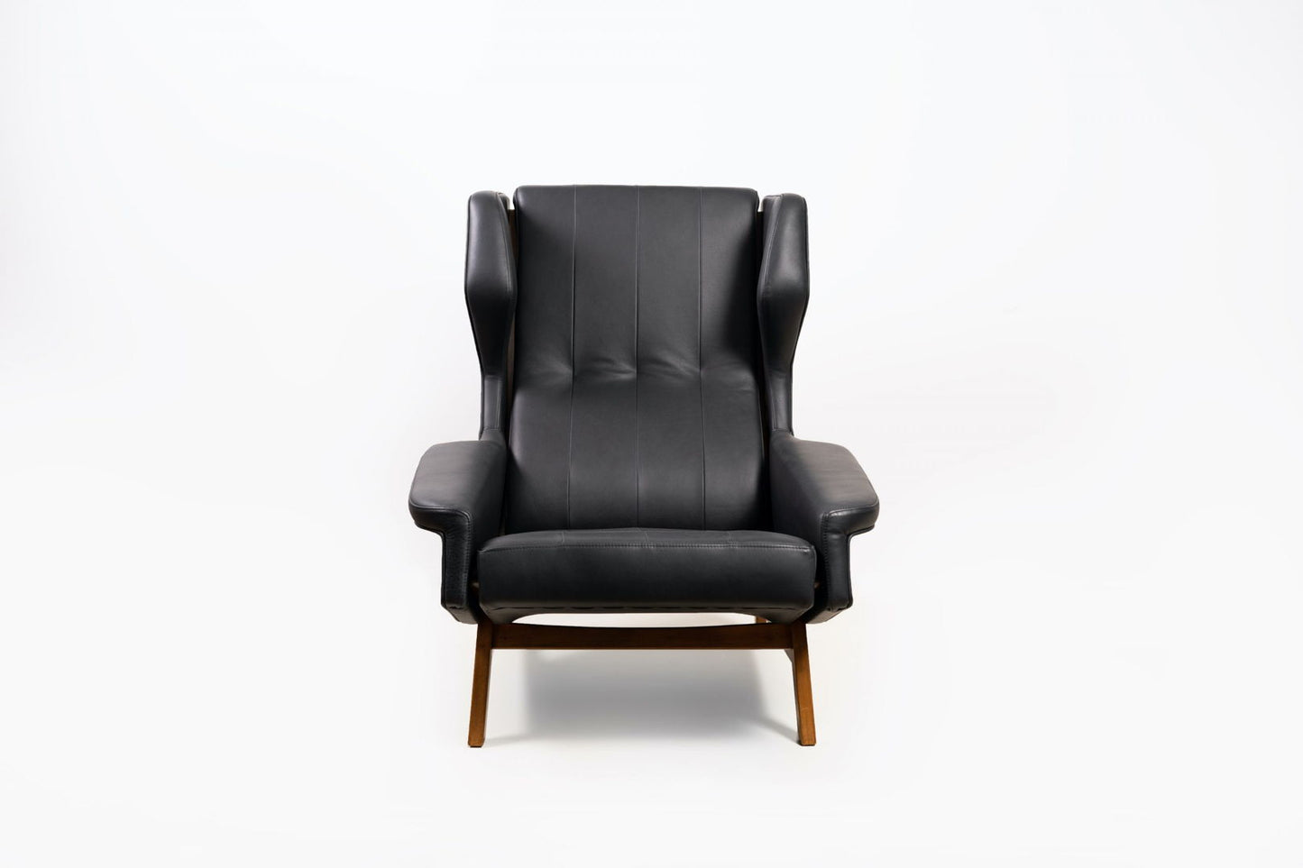 877 Wingback armchair by Gianfranco Frattini for Cassina 1959