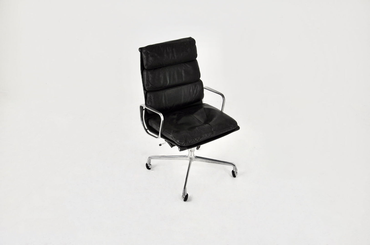 Ea 216 Soft Pad desk chair by Charles & Ray Eames for Herman Miller, 1970s