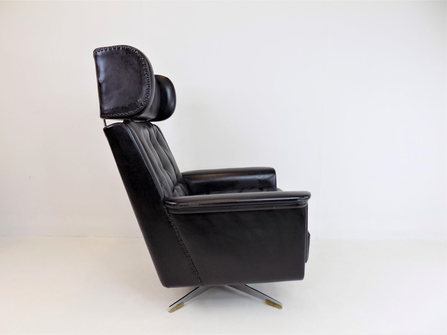 Leather armchair by Holtmann Möbelmanufaktur