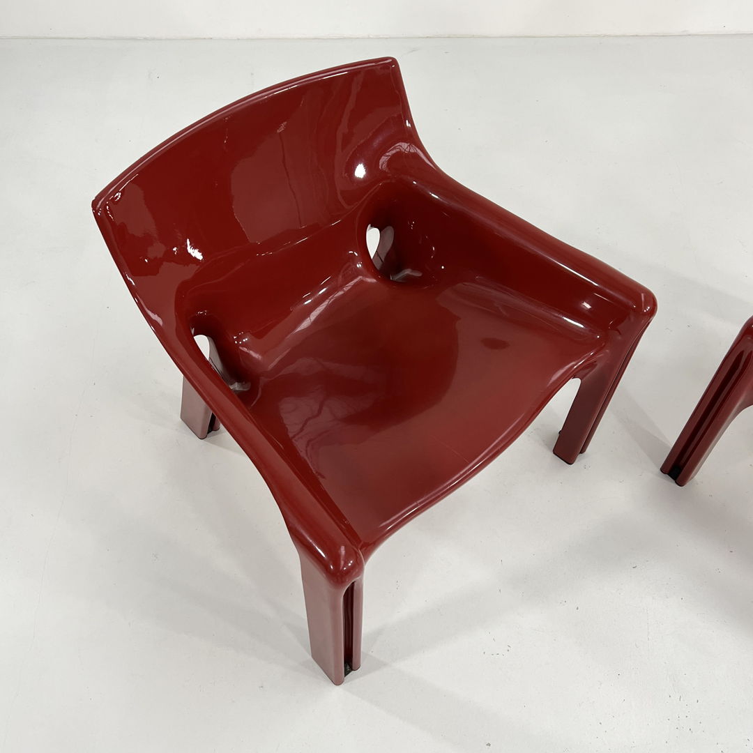 Pair of Burgundy Vicario Lounge Chair by Vico Magistretti for Artemide, 1970s